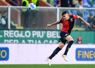 Shevchenko podría dirigir a Johan Vásquez en el Genoa