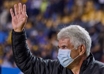 'Tuca' ovacionado en su regreso al Universitario