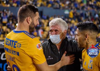 Tuca sin palabras por ovación en su regreso al 'Volcán'