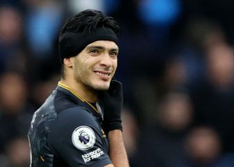 Daniela Basso explota contra arbitraje tras expulsión de Raúl Jiménez