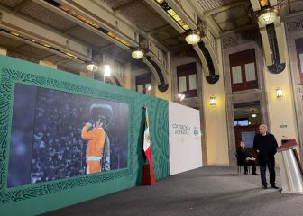 AMLO recuerda a Vicente Fernández; pone “Volver, Volver” en la mañanera