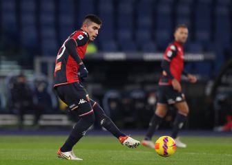 Johan Vásquez fue titular en la derrota del Genoa ante Lazio