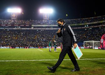 Afición de Tigres Femenil pide salida de Roberto Medina