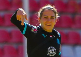 Chivas vence a Necaxa con triplete de “Licha”