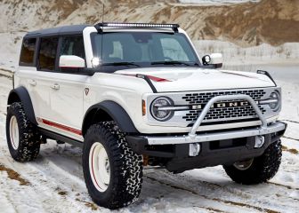 Este Ford Bronco en honor a uno de los Papamóviles de Juan Pablo II es vendido en 10 mdp