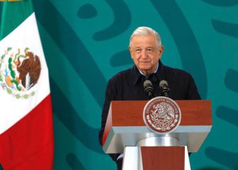 AMLO muestra el sueldo millonario de Loret de Mola: cuál es y qué le respondió
