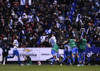 Golazo de chilena salva al Puebla ante Atlas