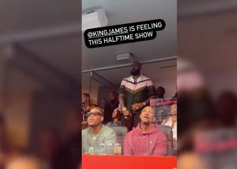 Simplemente 'The King'; así disfrutó y cantó LeBron James en el halftime show