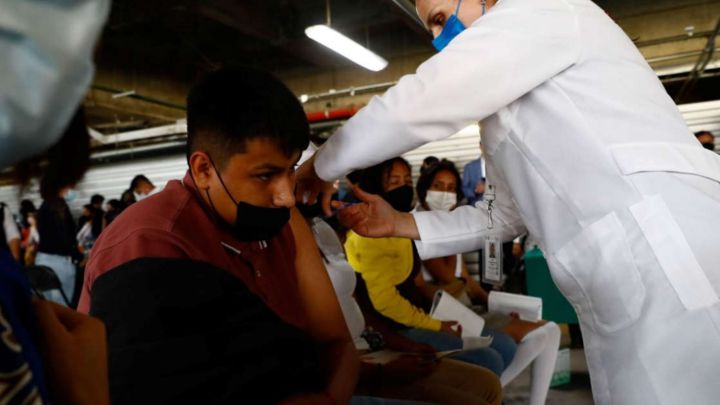 Vacunación CDMX: anuncian refuerzo para jóvenes de 18 a 29 años