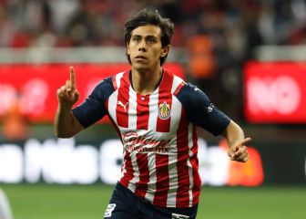 De la mano de Macías, Chivas le pegó a Santos en el Akron