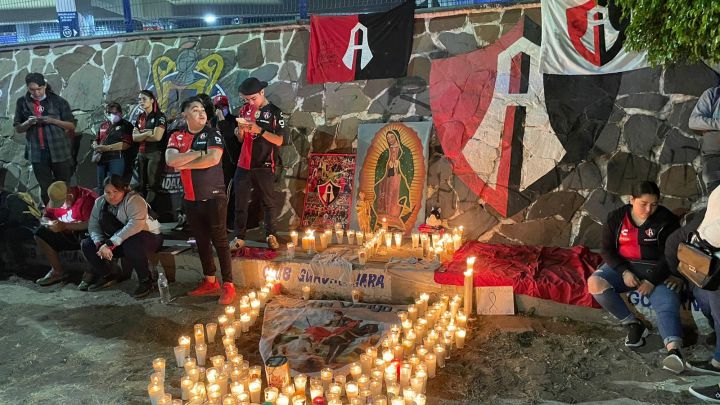 Afición de Atlas se unió en oraciones en el Estadio Jalisco