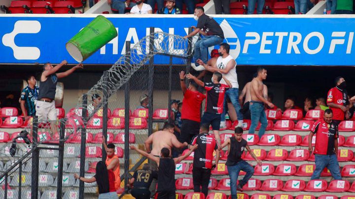Cada 4.7 semanas hay un hecho violento en los estadios mexicanos