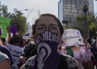 8M: AMLO felicita a mujeres por protesta pacífica
