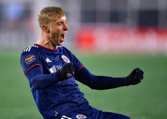 El Revolution goleó a Pumas y tiene un pie en semifinales