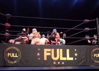 Huracán Ramírez muestra cómo hacer la huracarrana