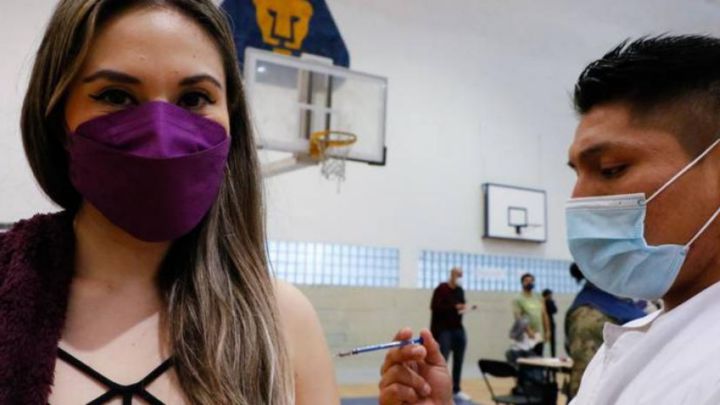 Vacunación de tercera dosis a jóvenes de 18 a 29 años: cuándo comienza y en qué puntos se aplicará