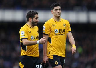 Raúl Jiménez repitió como titular en la victoria de los Wolves
