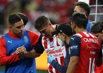 Chivas pierde a Luis Olivas, lesionado en el Clásico