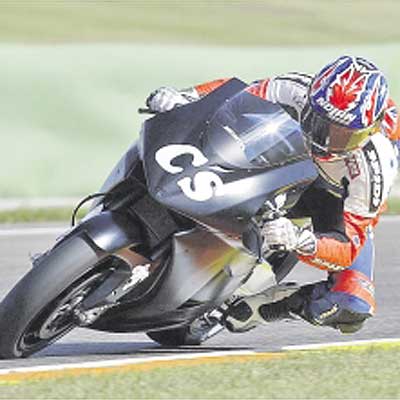 Stoner correrá en MotoGP pero con Cecchinello