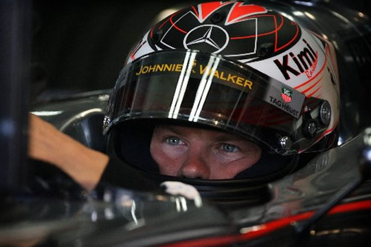 Raikkonen logra la 'pole', Alonso séptimo y De la Rosa noveno