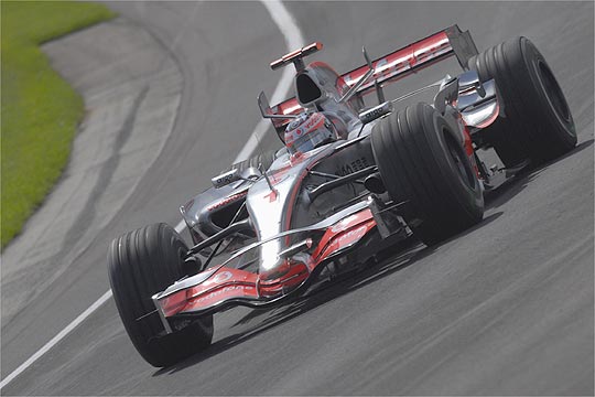 Alonso, de nuevo el más rápido en la segunda sesión libre