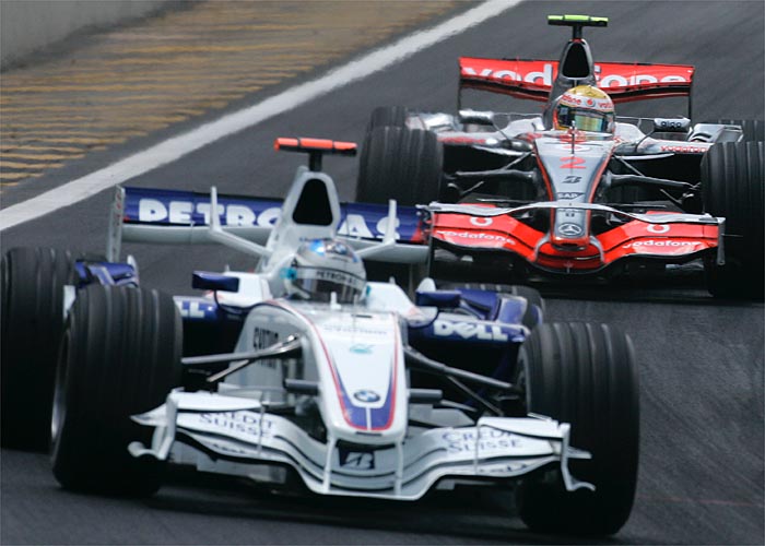 Räikkönen es campeón al no descalificar la FIA a los pilotos de Williams y BMW