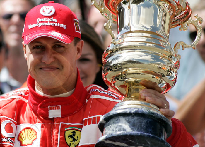 Schumacher felicita a Räikkönen y a Ferrari y señala que lo que pasó "nadie se atrevía a creerlo"