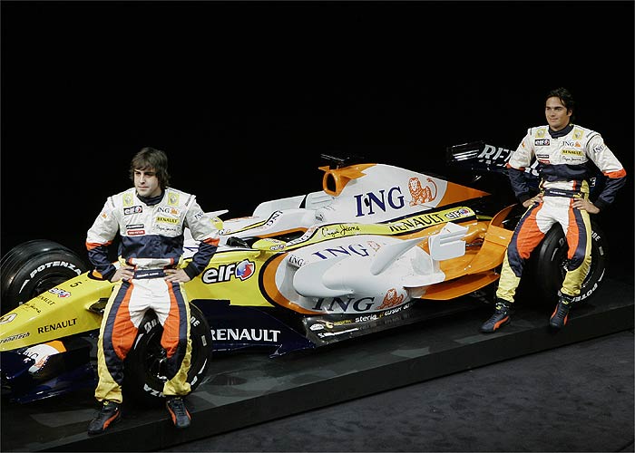 Alonso, estrella de la presentación de Renault
