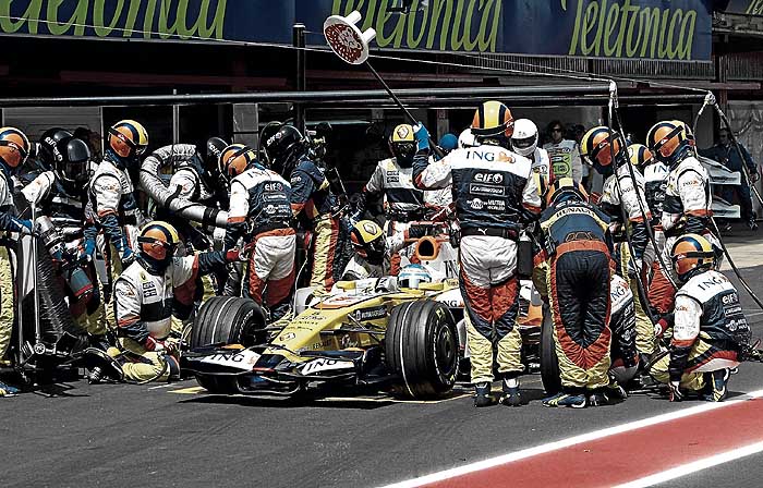 "El motor no se rompió por el pilotaje de Alonso"