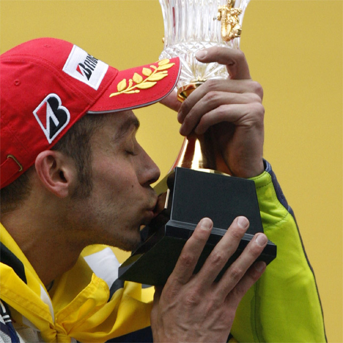 Rossi: "Soy muy feliz, hacía tanto tiempo de mi última victoria"