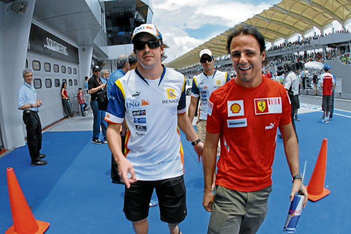 Alonso pone rumbo hacia Ferrari en 2009