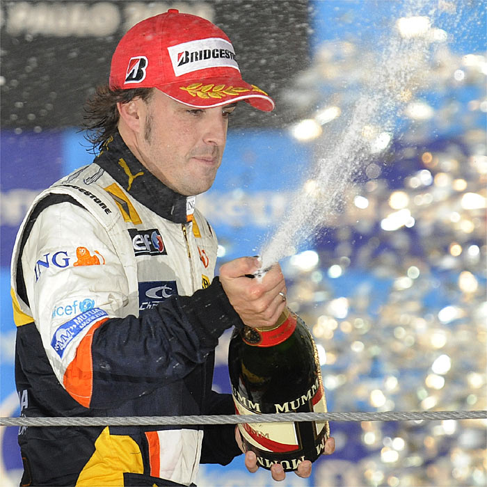 Alonso correrá con Renault en 2009