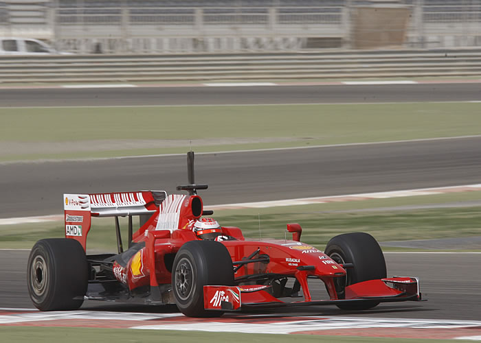 Raikkonen, el más rápido en Bahrein