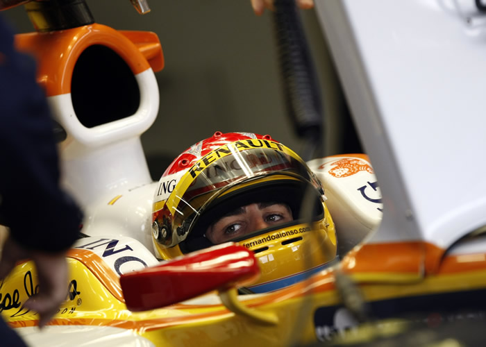 Fernando Alonso correrá en Valencia