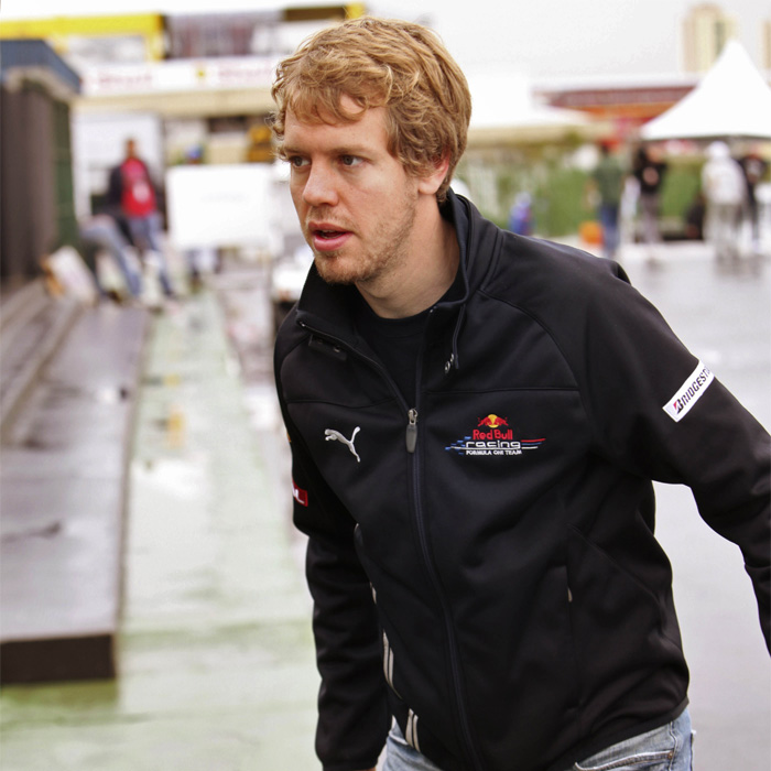 Vettel asegura que la presión recae en Button y Barrichello