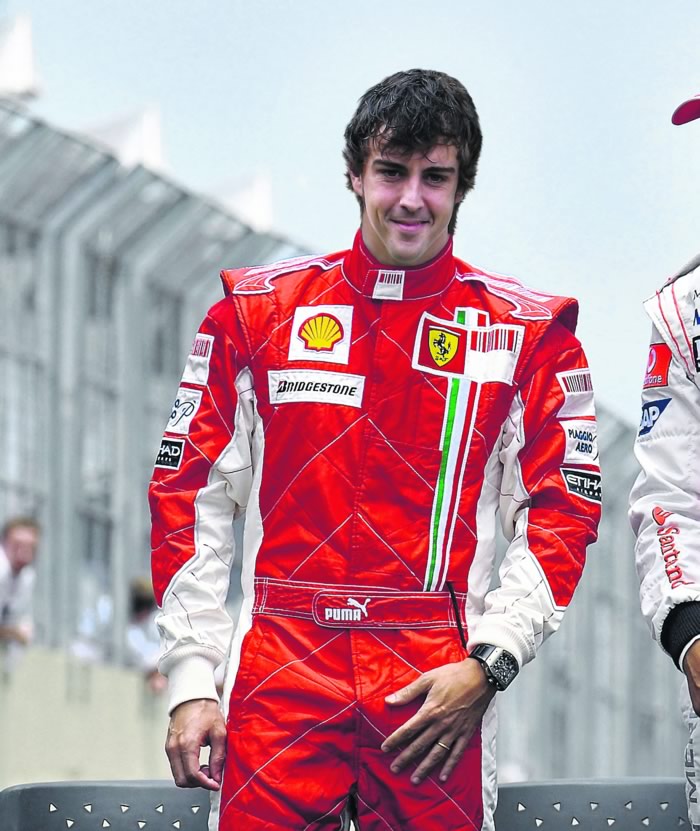 Alonso visitó Maranello y vio su nuevo Ferrari
