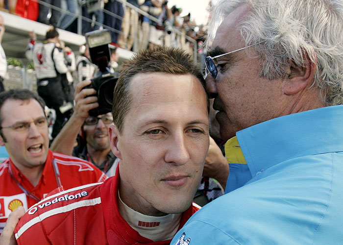 Briatore: "Schumacher no habría vuelto si no creyera que puede ganar"