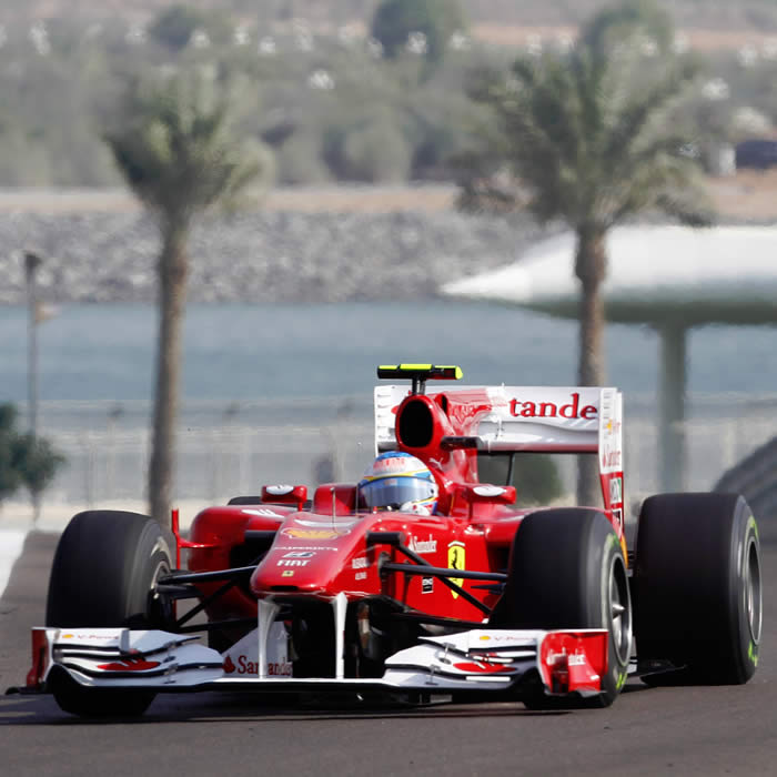 Alonso, el más rápido en su primer contacto con Pirelli