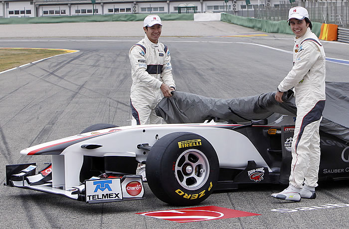 Sauber presentó el C30 'azteca' de Pérez y Kobayashi