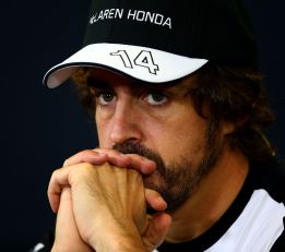 ¿Podría volver a activarse la opción de Alonso a Mercedes?