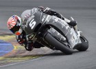 Zarco sufre una caída en su primera salida a pista en Jerez