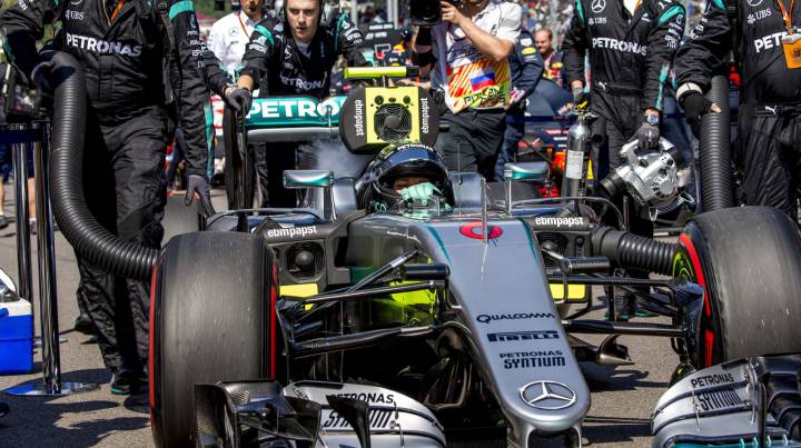 Mercedes: "Tenemos rivales respirándonos en la nuca"