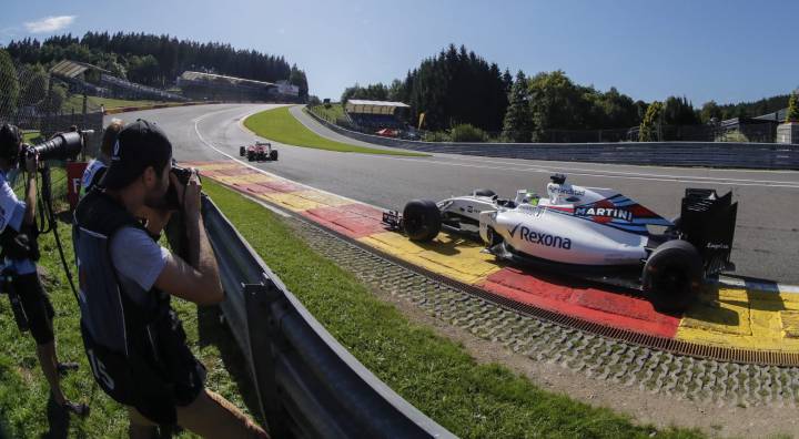 Los pilotos califican de "broma" las presiones de Pirelli para Spa