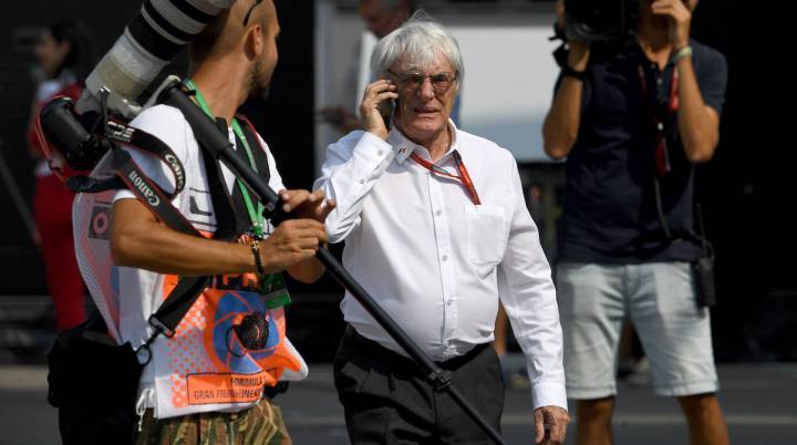 Liberty pide a Ecclestone que siga en la F1 tres años más