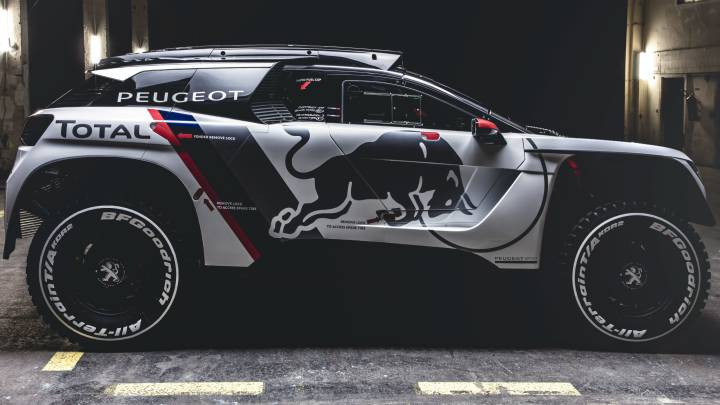 Peugeot presenta el nuevo arma de Sainz para el próximo Dakar.