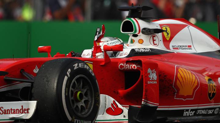 Vettel, con el Ferrari en el GP de México 2016.