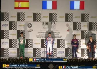 La FIA pone a Vidales en el podio la bandera de Carlos III