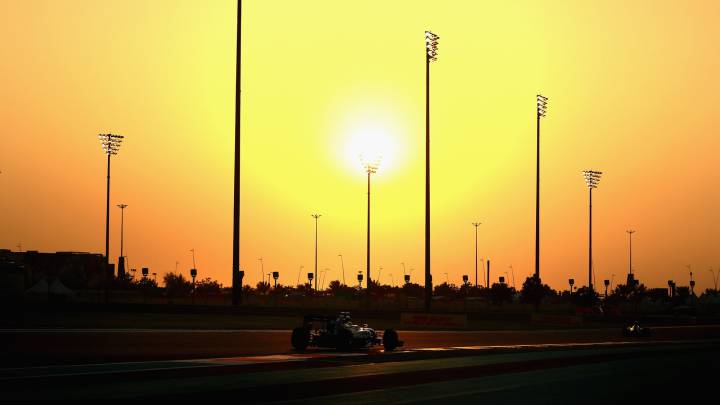 Resumen de la carrera del GP Abu Dhabi 2016 de F1 en el circuito de Yas Marina disputada el domingo, 26/11/2016. Hamilton gana, Rosberg se lleva el título.