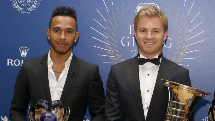 Hamilton, Rosberg y Ricciardo en la entrega de premios de la FIA. 
