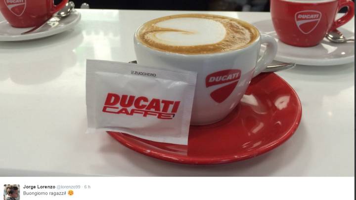 Lorenzo degusta café Ducati... que le quiere campeón en 2018